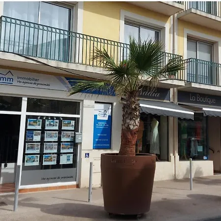 Private Parking Apartment Valras-Plage